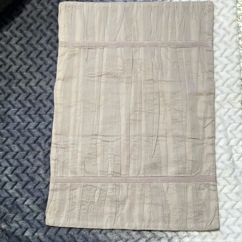 NWT Beekman cover (gray/purple tint)